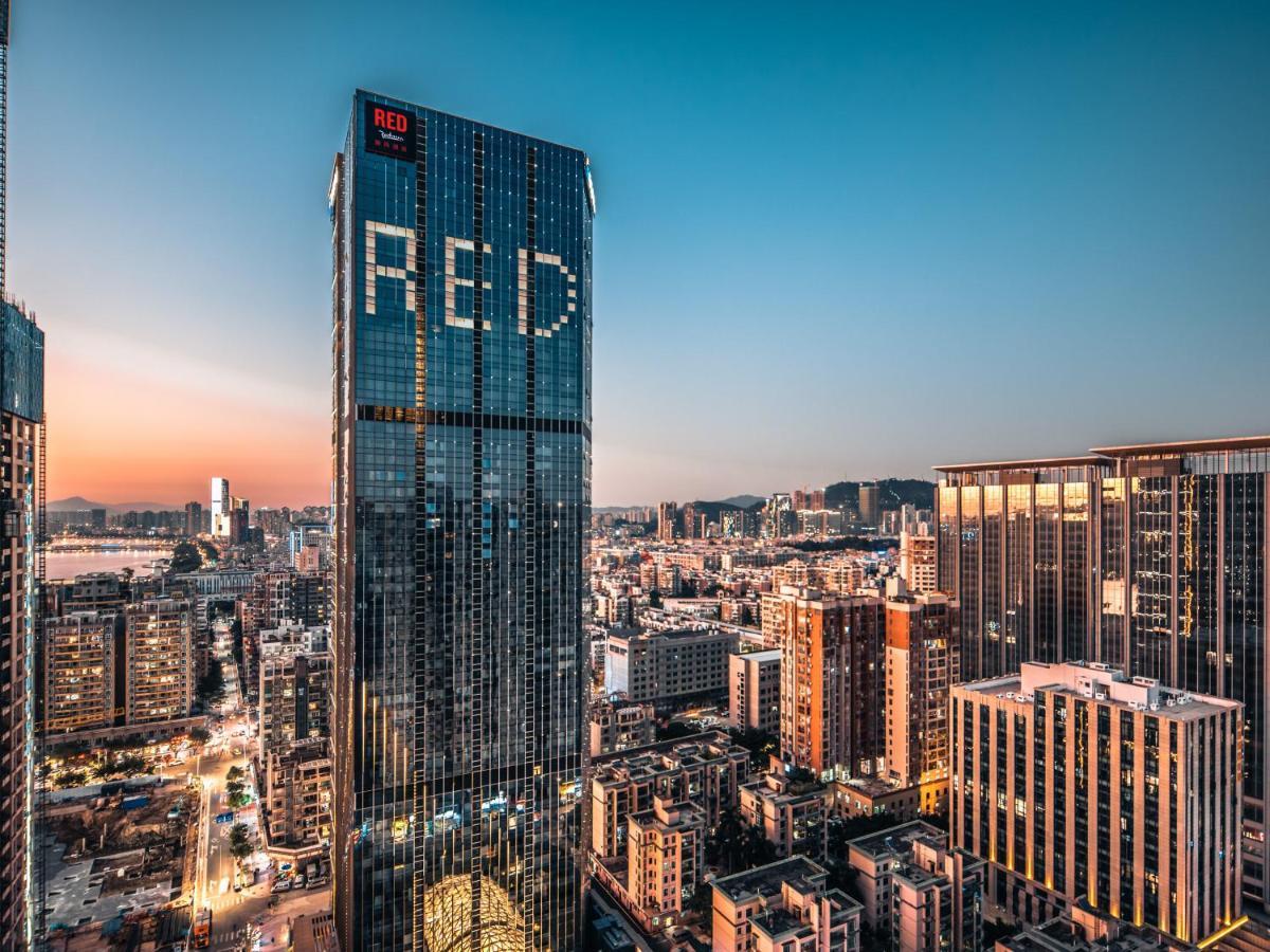 Radisson Red Hotel Zhuhai Gongbei Port Exterior foto
