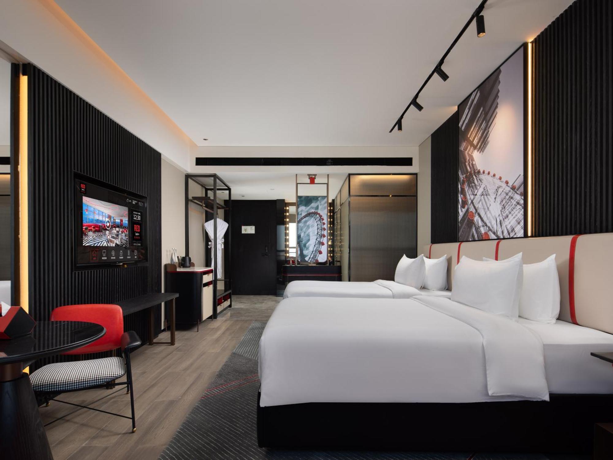 Radisson Red Hotel Zhuhai Gongbei Port Exterior foto