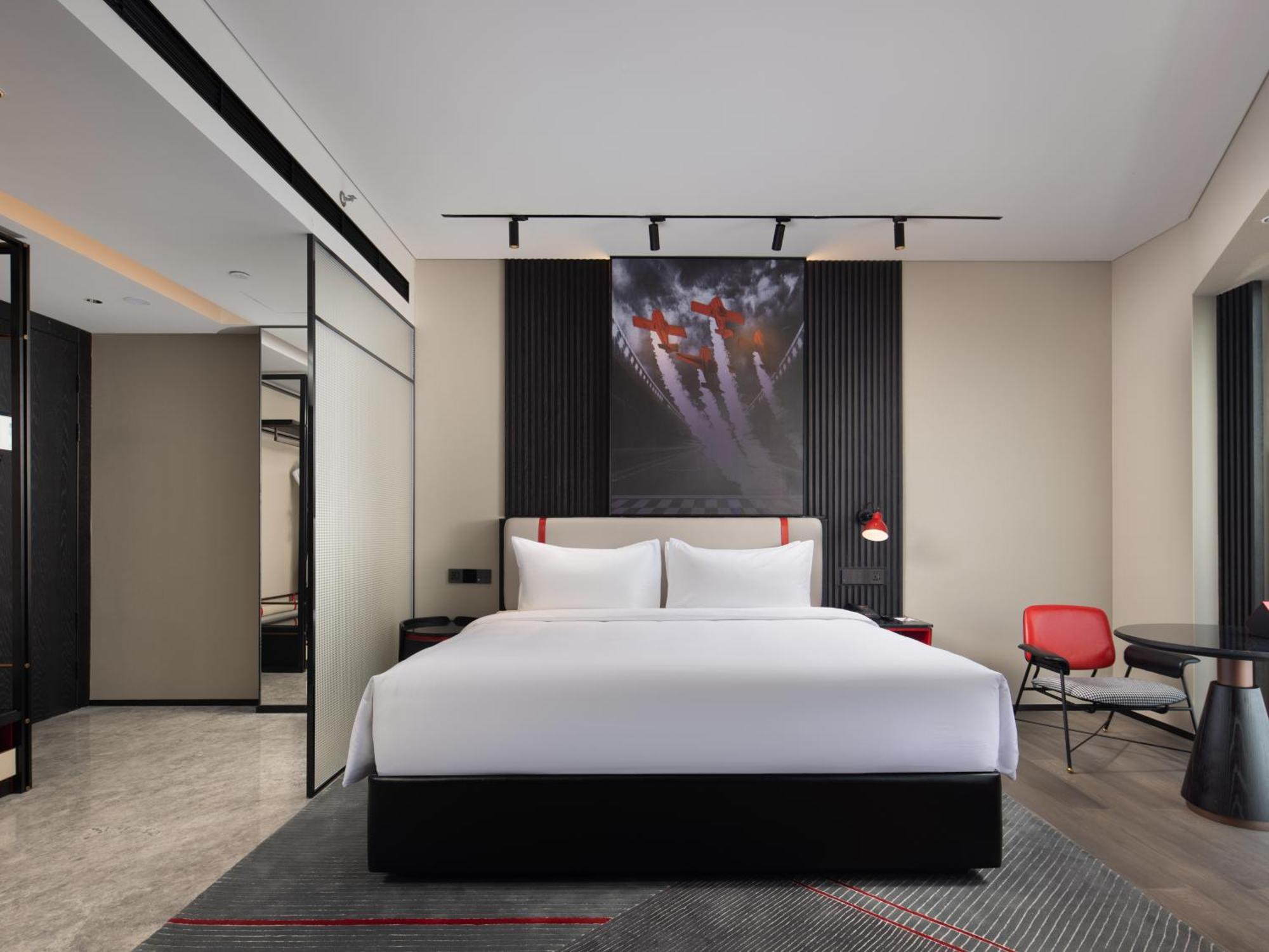 Radisson Red Hotel Zhuhai Gongbei Port Exterior foto
